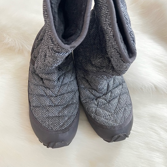 The north face puffer quilted boot - Picture 3 of 6